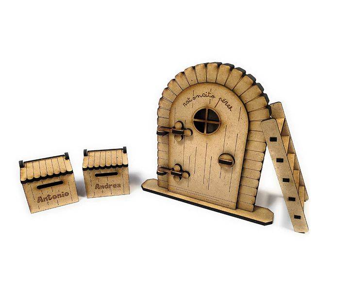 Puerta del ratoncito Pérez personalizada de madera